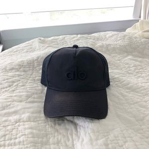 Alo Yoga Trucker Hat